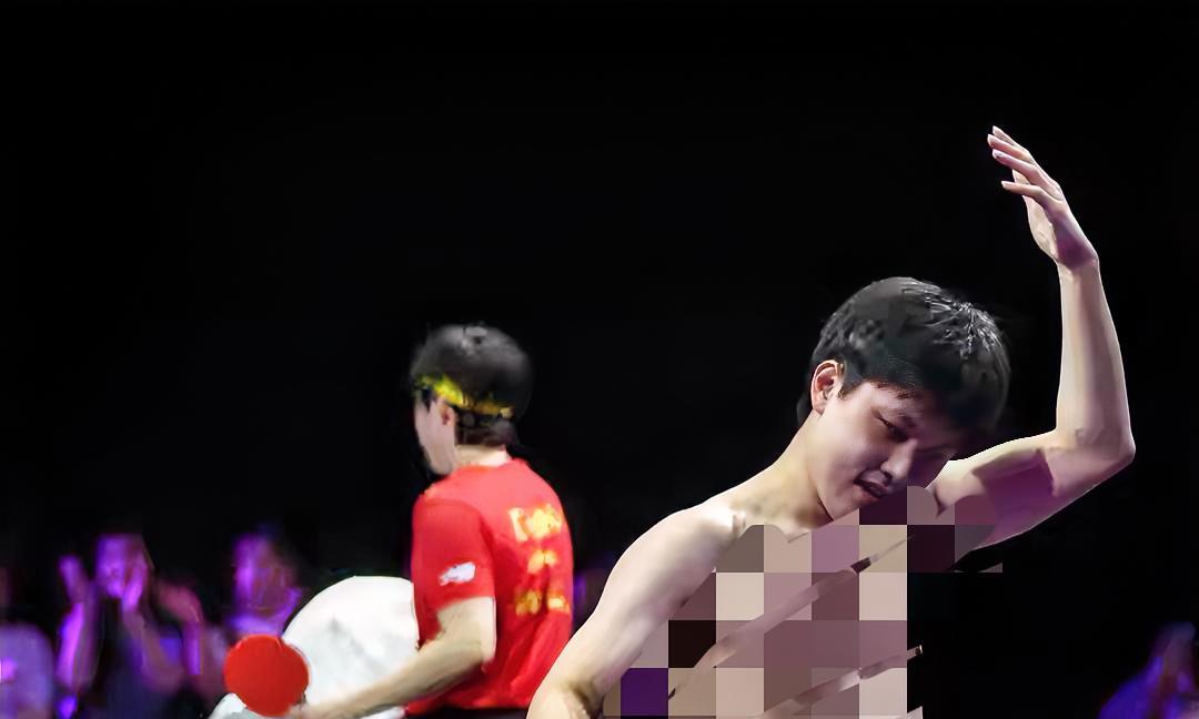 张本智和回应脱衣庆祝：学七年前王楚钦的动作！
好家伙，七年前的事还记着，应该是青