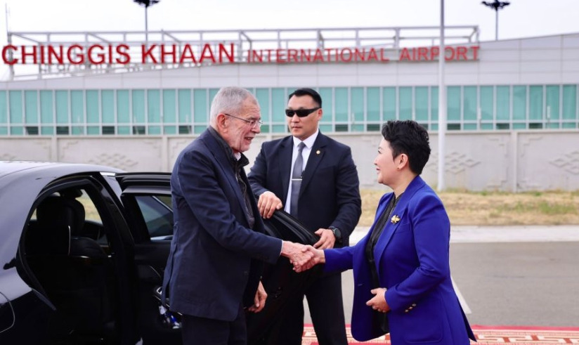蒙古国最近咋了？外交很忙！











蒙古国最近简直乱成一锅粥，总理