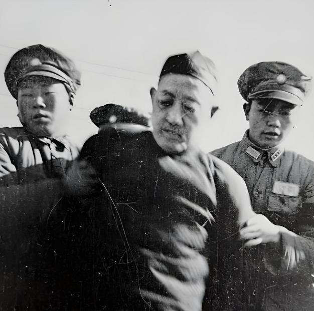 1946年，在南京军事法庭接受审判时，大汉奸齐燮元举止傲慢，态度蛮横，对自己投靠