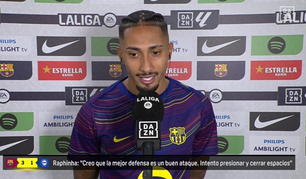 帮助球队3-1击败阿拉维斯后，巴萨前锋拉菲尼亚接受了媒体采访，此役他助攻奥尔莫打
