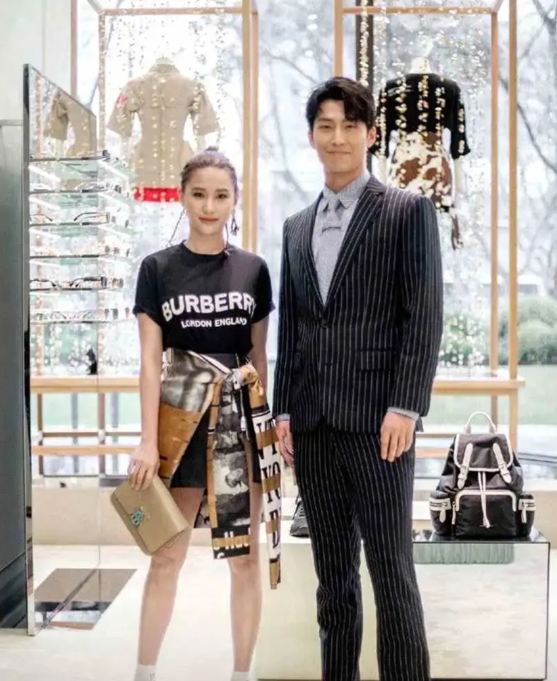 向太估计一时半会，不会露面了

因为窦骁、何超莲开始反击，联手直接打脸向太。
