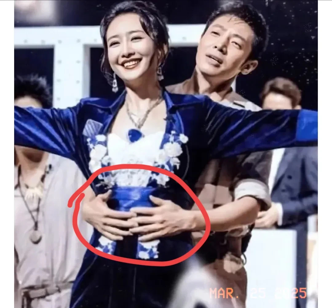 撒贝宁王鸥互侃引爆笑











撒贝宁和王鸥，这俩人居然还能联系在一