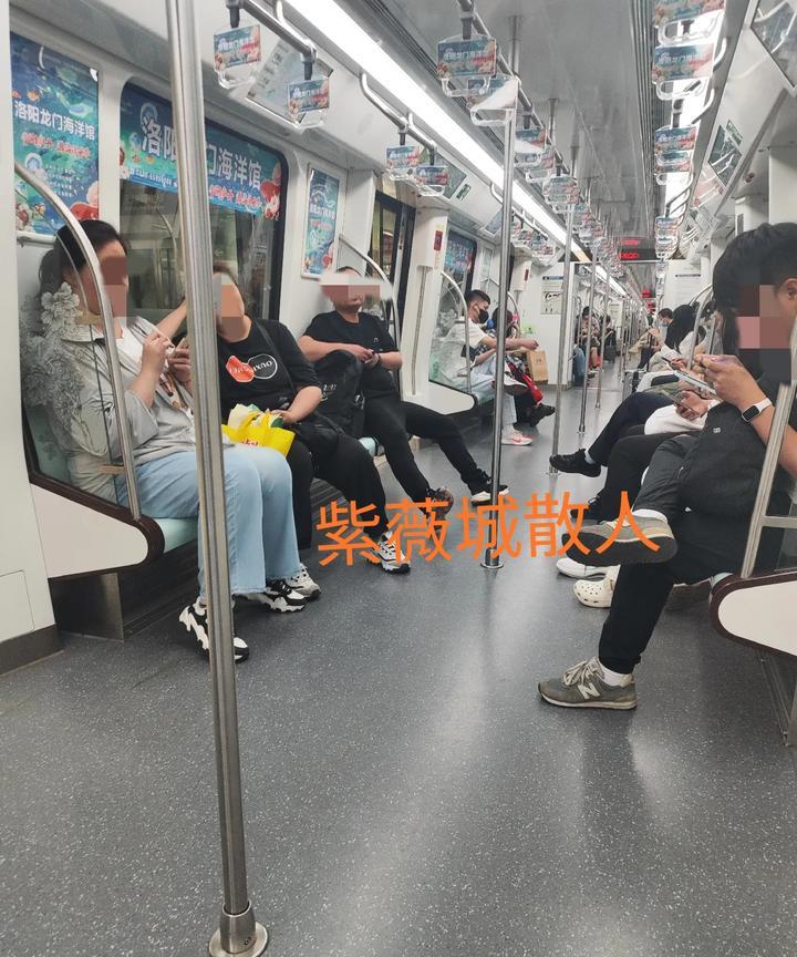 我发现洛阳现在已经是一个名副其实的热门旅游城市了！
5月15日晚10点左右，本人
