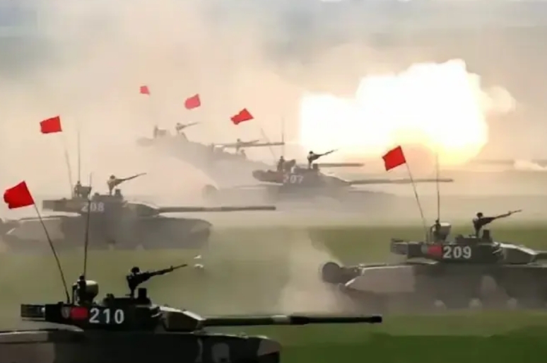 跟进125%，中国扛下了反霸权的大旗。
大旗下站着的是14亿中国人，这面大旗永远