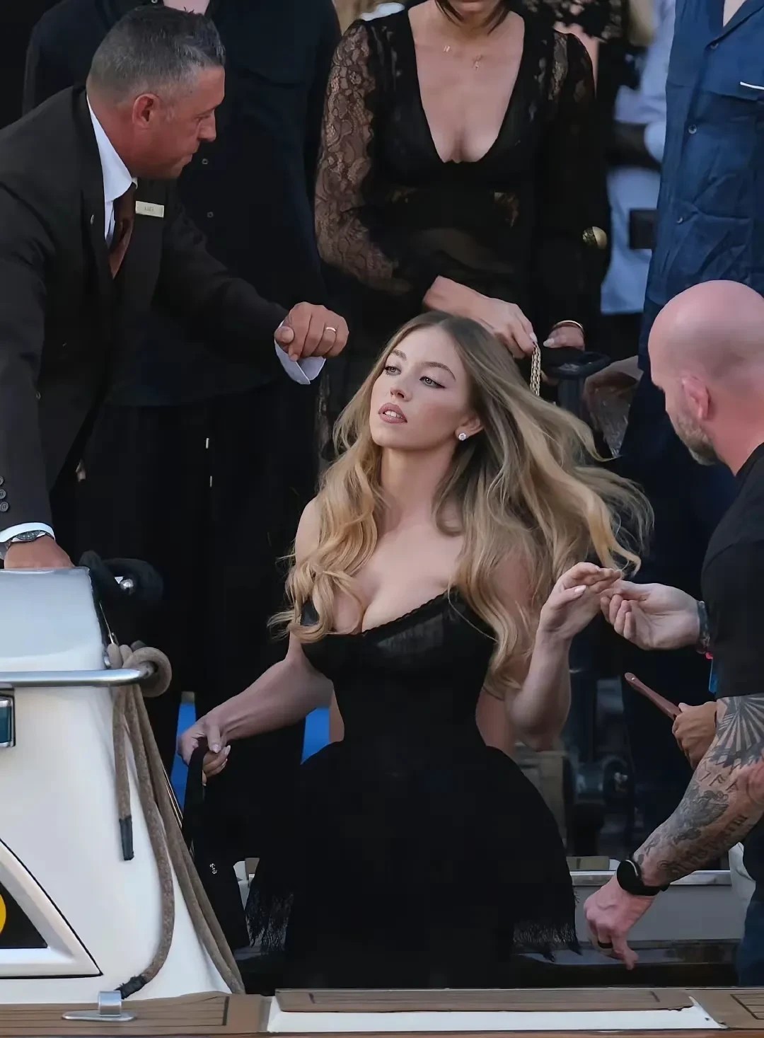 欧美文化审美中，这样的女性算是天花板了。