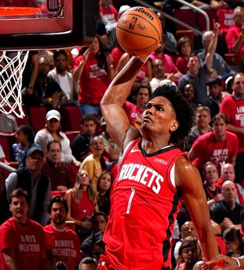 阿门主要最大问题就是视野真的不行，阿门是力量型的，爆发力很强，缺乏柔韧性，所以很