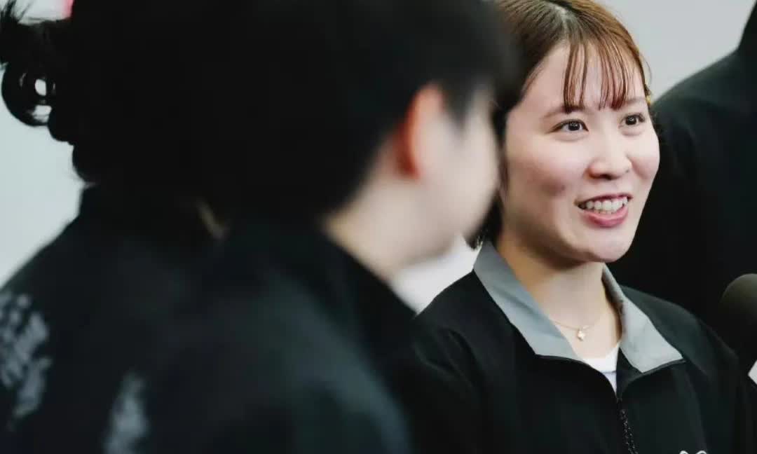 孙颖莎平野美宇出战首场比赛！
乒超联赛常规赛第二阶段比赛即将开始，深圳大学孙颖