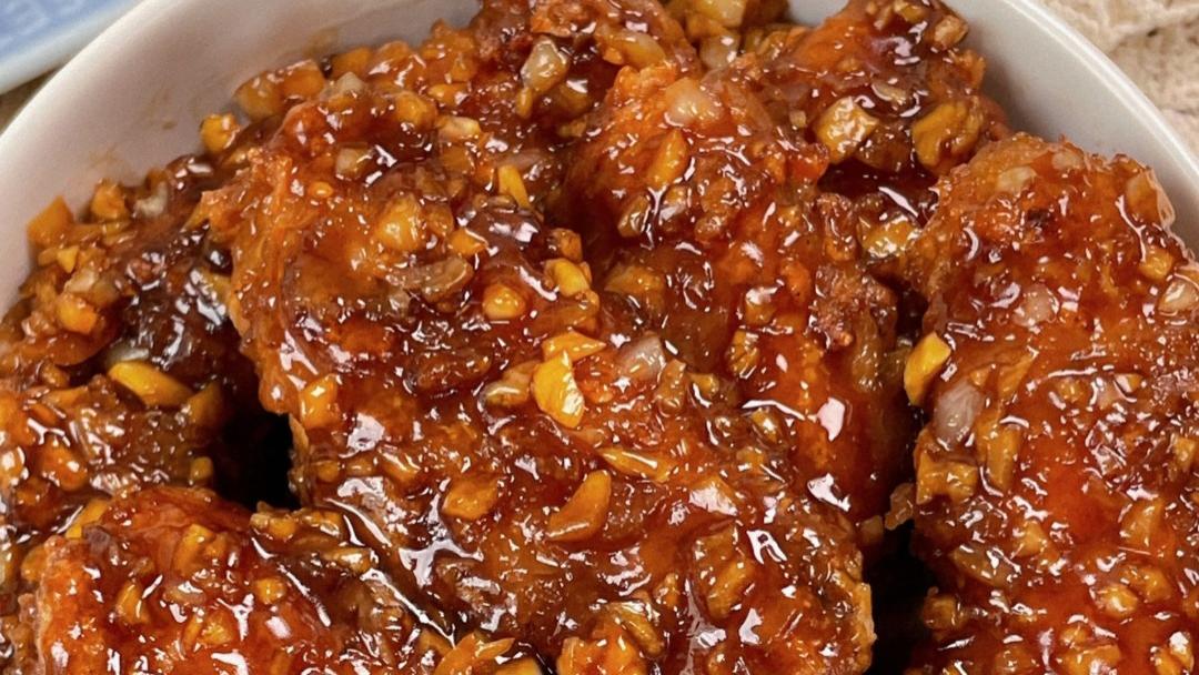 蒜香蜜意：一道鸡翅的温柔风味