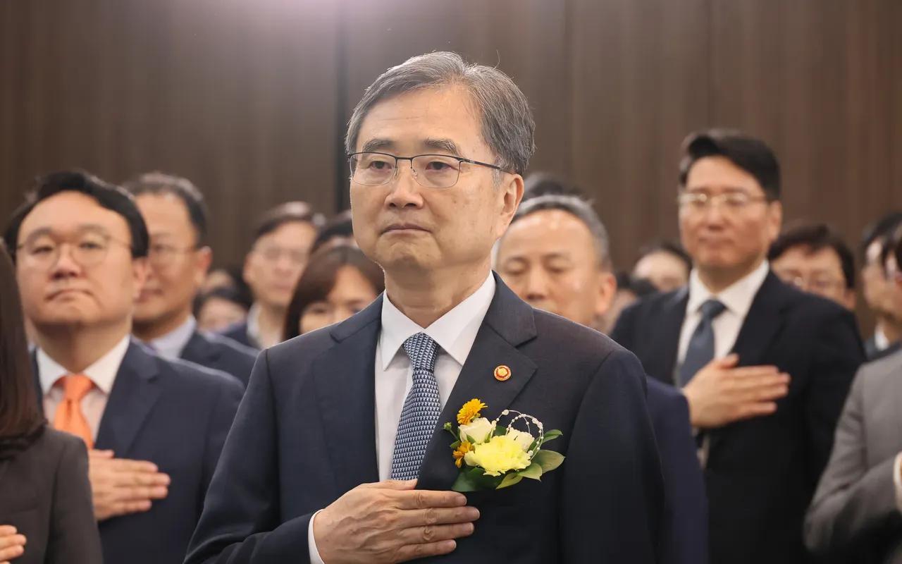 7月29日开始，韩国刚刚就任的外长赵显将开启首次出访，出访地为日本和美国。如何理