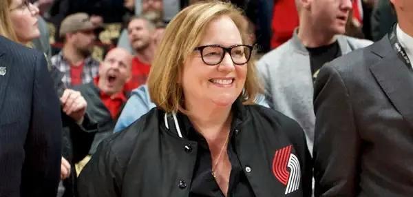 ＂朱迪艾伦＂绝对是NBA最幸运的老板！！

1；拥有开拓者队，估值36.0亿美金