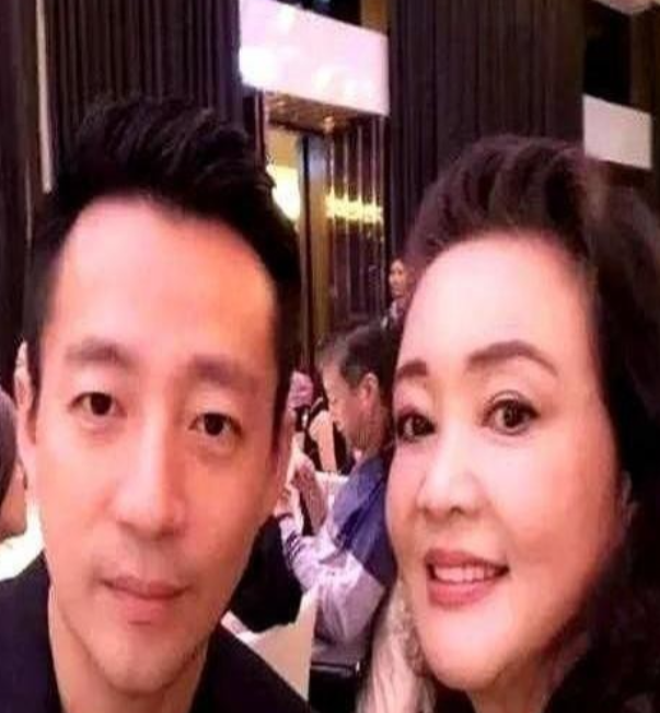 这场疯传全网的豪门恩怨突然有了神转折！