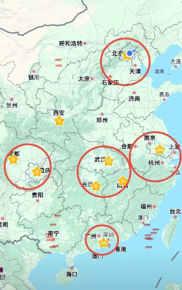 长江中游城市群迎头赶上，终于又可以与成渝城市群平起平坐了。国家最新批复要建成三大