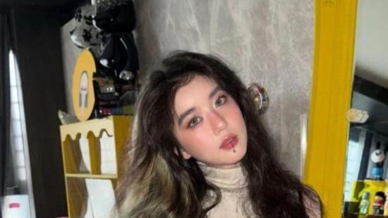 新加坡籍女艺人李凯馨因一段疑似贬损中国观众的录音引发轩然大波