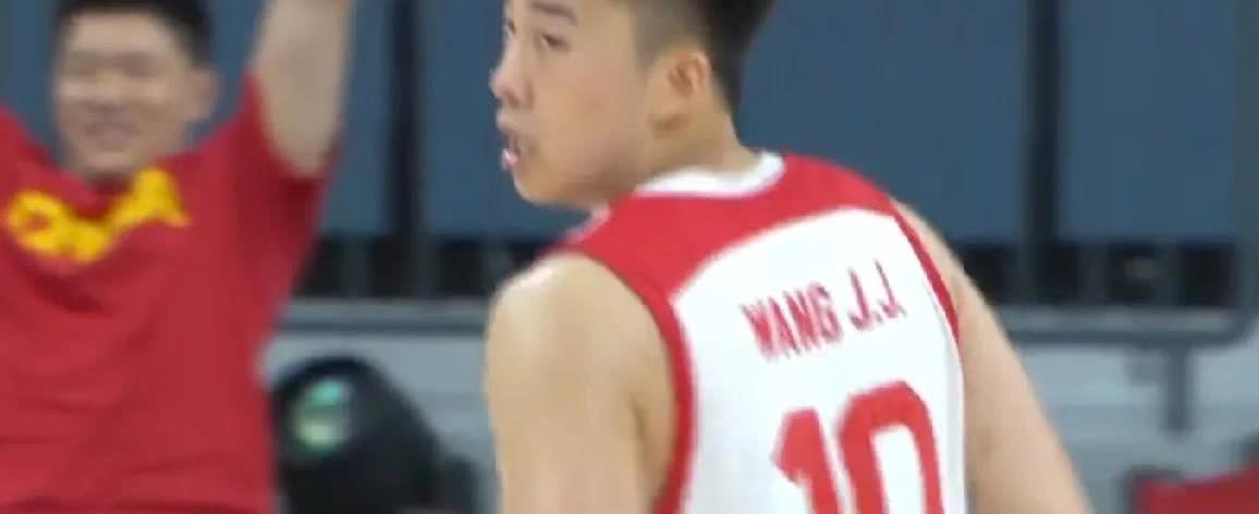 锋线快没人了！

四个字：全躺下了

崔永熙韧带断，曾凡博腰罢工，张镇麟