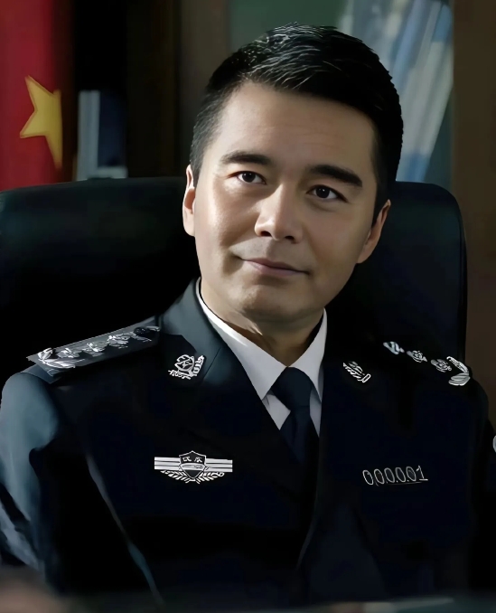 如果不是互联网告诉我
我都不知道男神许亚军结了四次婚
其中一位还是万千男人心目中