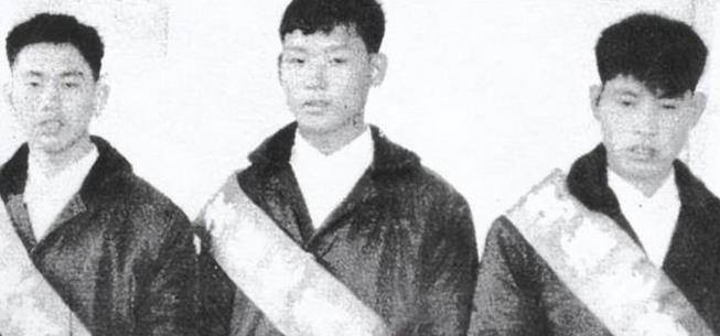 1966年1月，三名海军战士在杀害7名干部后，抢走一份关乎全党生死存亡的机密文件