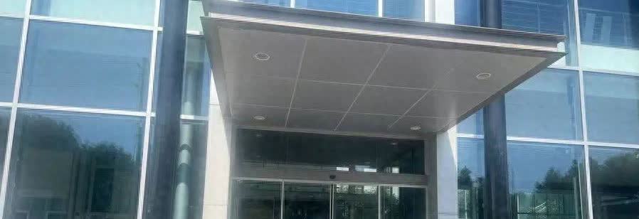 奔驰4S店突然关停！保养要跨省去嘉兴，上海车主坦言很受伤
上海松江的奔驰车主们