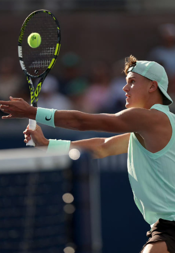 ATP1000上海大师赛男单1/4决赛，10号种子鲁内经历三盘战斗，最终以6-2