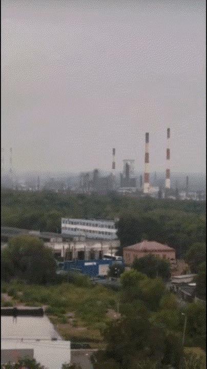 普京刚当众摊牌，泽连斯基就又整了一个大活，俄能源基地爆出蘑菇云
俄罗斯总统普京刚