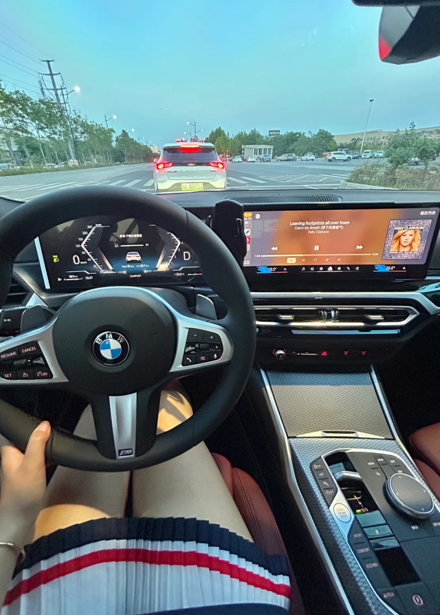 马子开了两年实际感受
开了这么久，这个车的避震相对之前软了许多，更多偏向了舒适性