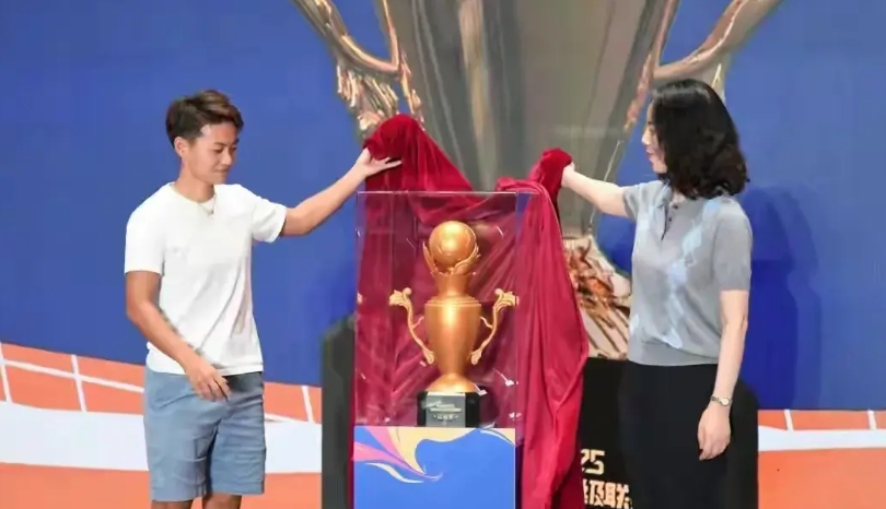 瞎搞？作为武汉市足球的名人，王霜已缺席女超多场，参与汉超（武汉城市足球超级联赛）
