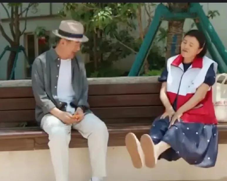 《我的后半生》
我的老天奶，
又见吕原，沈卓然居然盯着人家看死眼子。
眼睛不移开