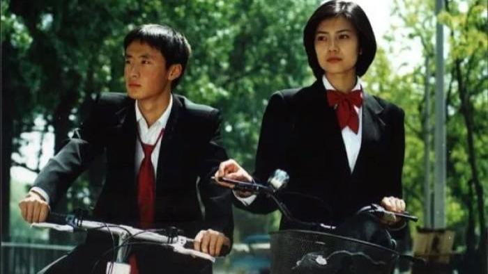 《十七岁的单车》暗色青春的残酷困境。