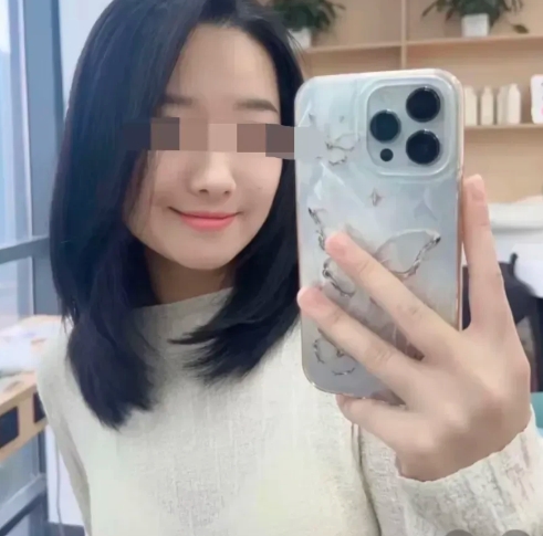 三亚旅游被蛇咬身亡的女子
一共错过了3次活的机会
第3次，她男朋友差点联系了那个