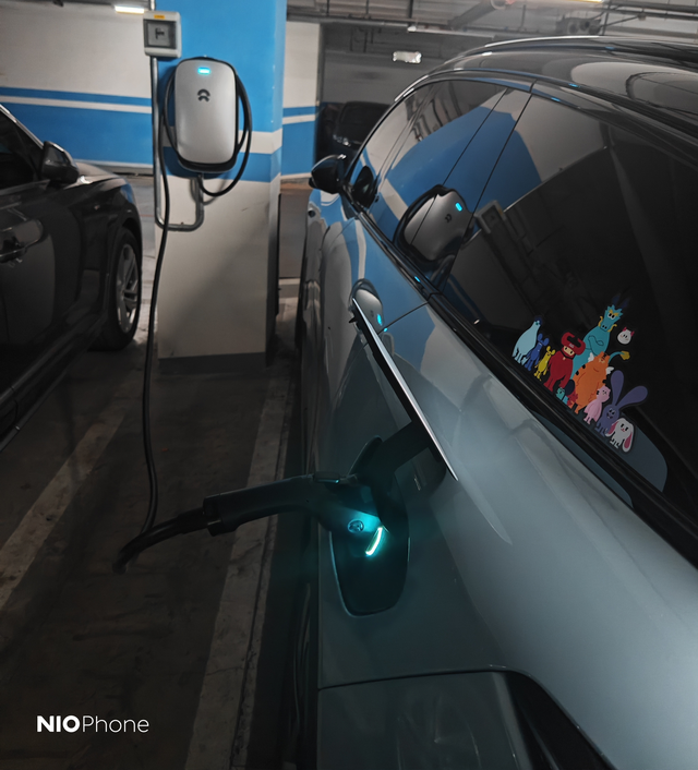 为什么增程插混卖的比纯电好这么多
从销售角度来讲，解释成本非常低，因为丰田本田的