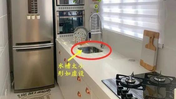 厨房收纳救星！灶台边30cm高柜设计太香了，我家装完台面空出一半！