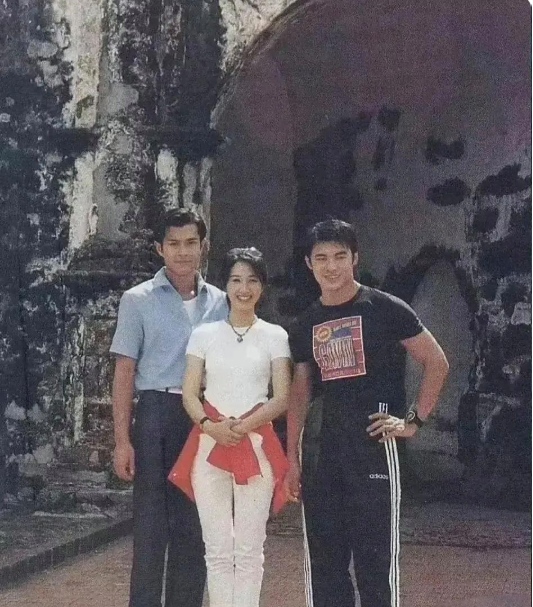 你能叫出他们三个名字吗？

