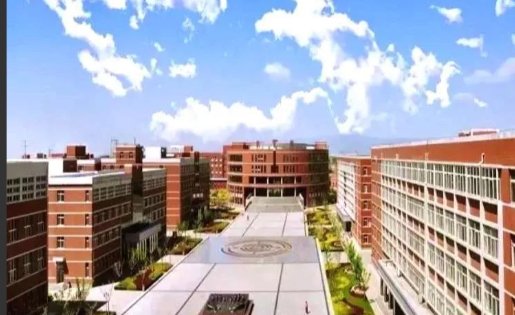 民办大学的老师开始焦虑起来了。

朋友是西安一所民办大学的老师，2005年毕业就
