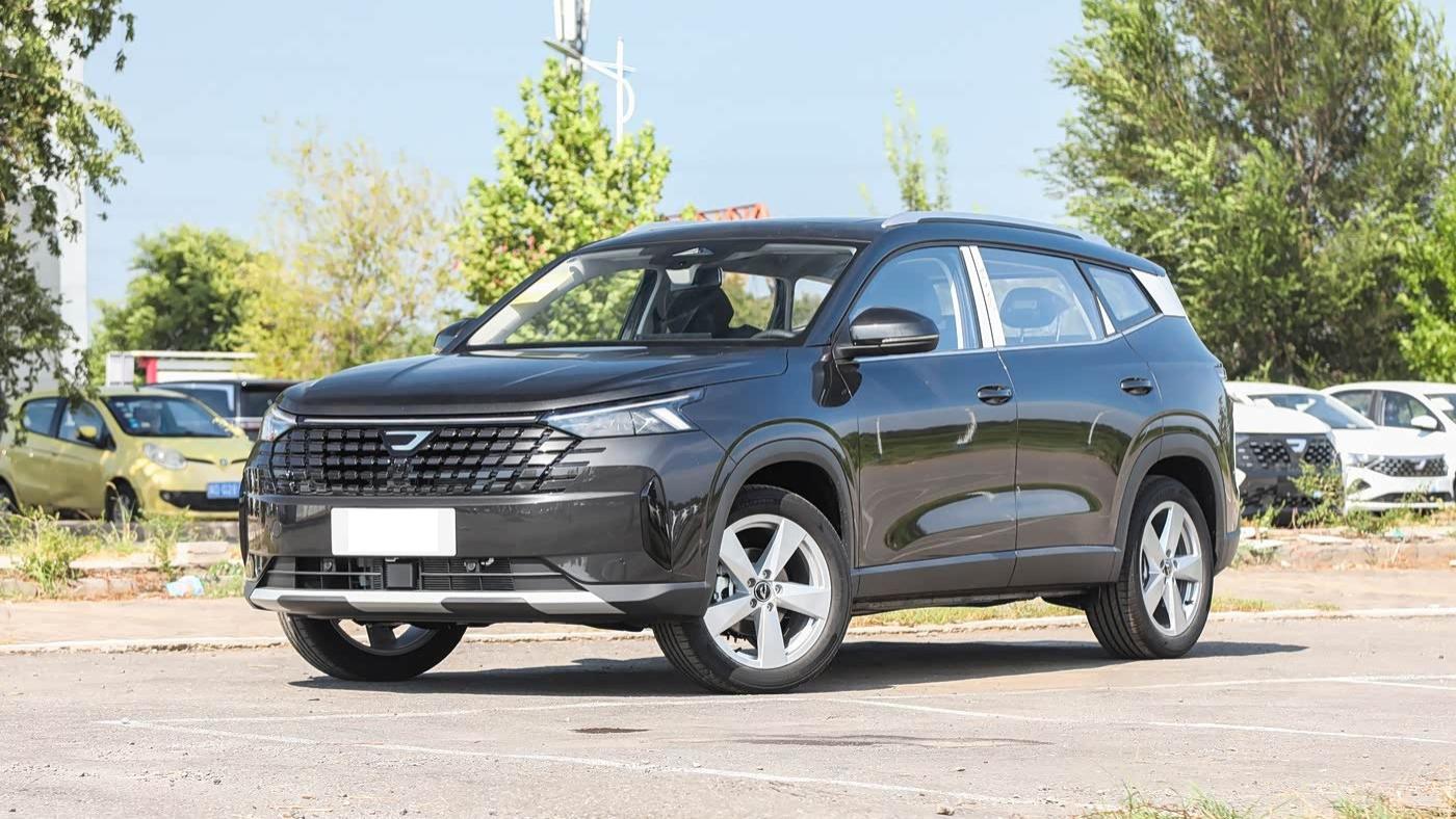 捷达中型SUV诚意价9.59万起！大尺寸车身很霸气，配1.4T+爱信6AT