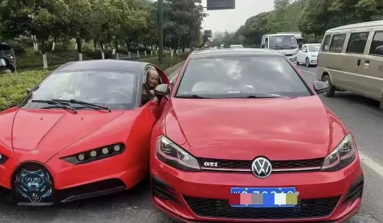 这回行了，碰上布加迪了。没有个几十万解决不了吧！