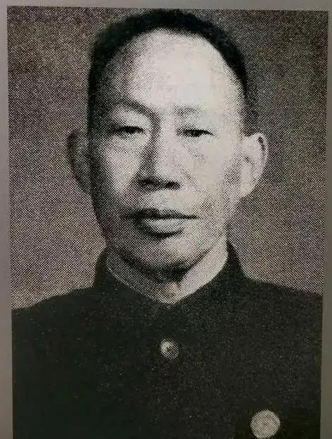1935年，王家烈被蒋介石逼迫，交出兵权后考察散心，蒋介石也够意思，给了3万大洋