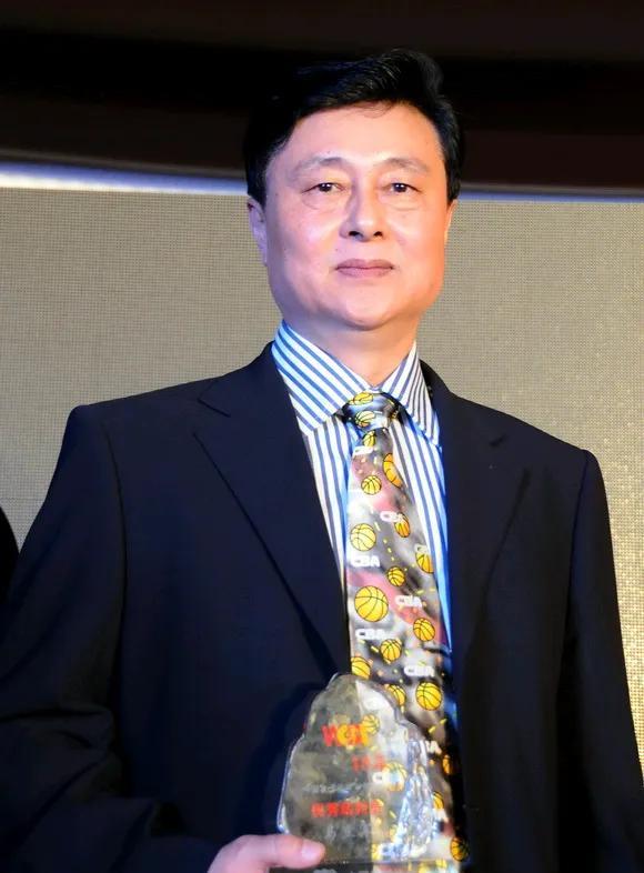 CBA技术代表骂人?杨鸣：骂的就是你！