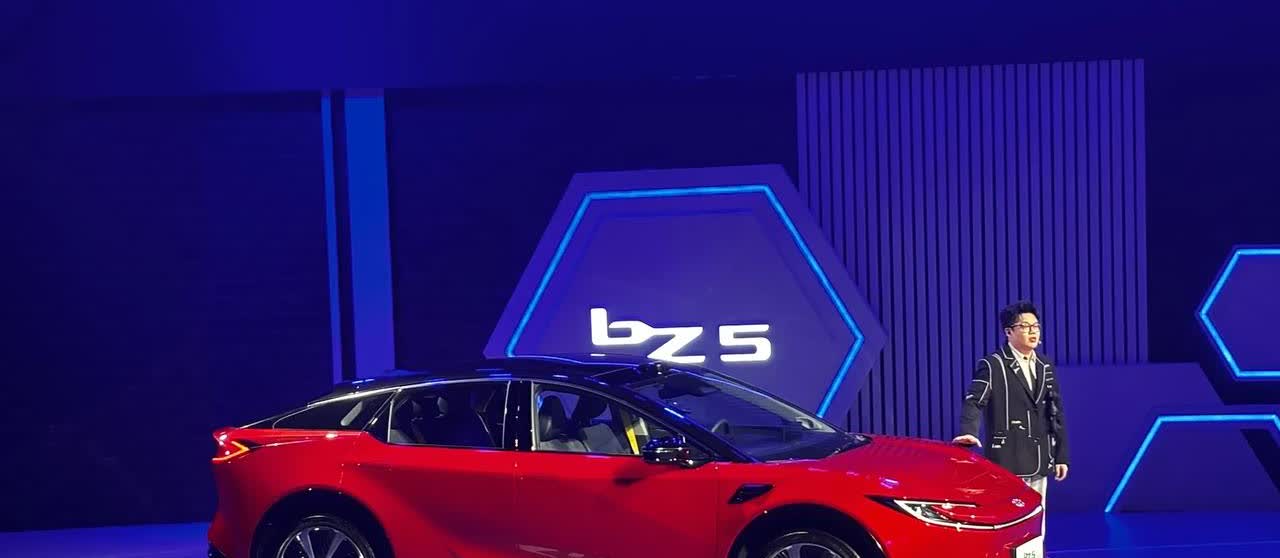 一觉醒来，车圈又沸腾了，2025年国补新政策来了：
​1、首次购车，并且名下没