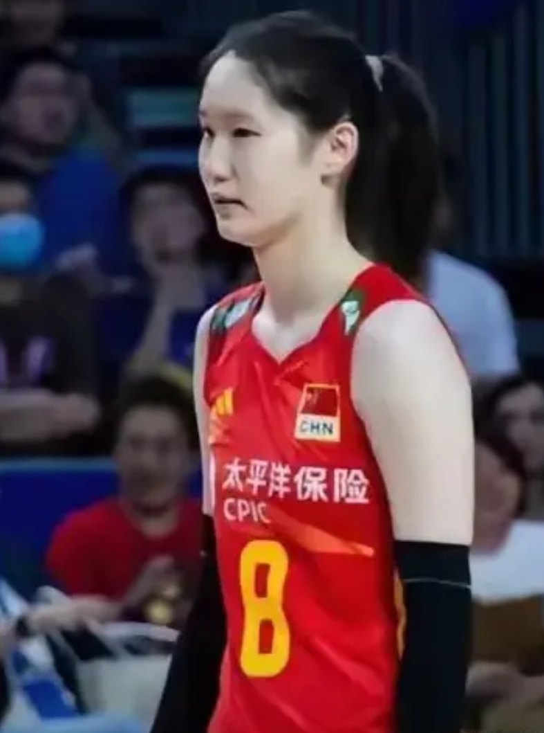 继高意回归之后，正在漳州备战下月世锦赛的中国女排, 传来了上海队的二传许晓婷参加