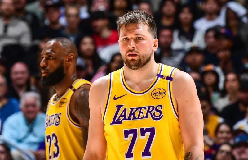 NBA高管：湖人明年夺冠詹姆斯才会退役，他还想跟布莱斯同场！
这是讽刺吗？
我怎