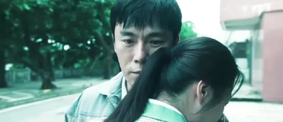 《扫毒风暴》离了婚老婆也坐牢，
卢少骅害惨身边所有人！
卢少骅前妻刘青突然被