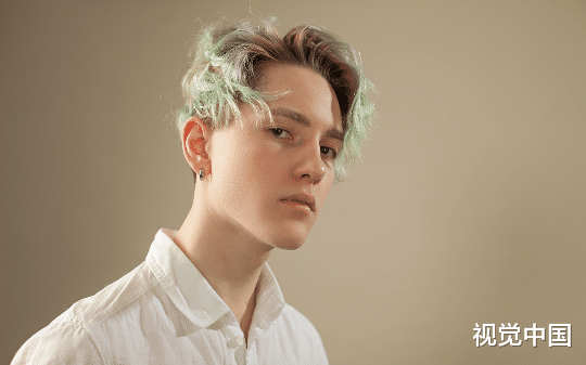 未婚夫身边美女如云，除了我全是男人假扮