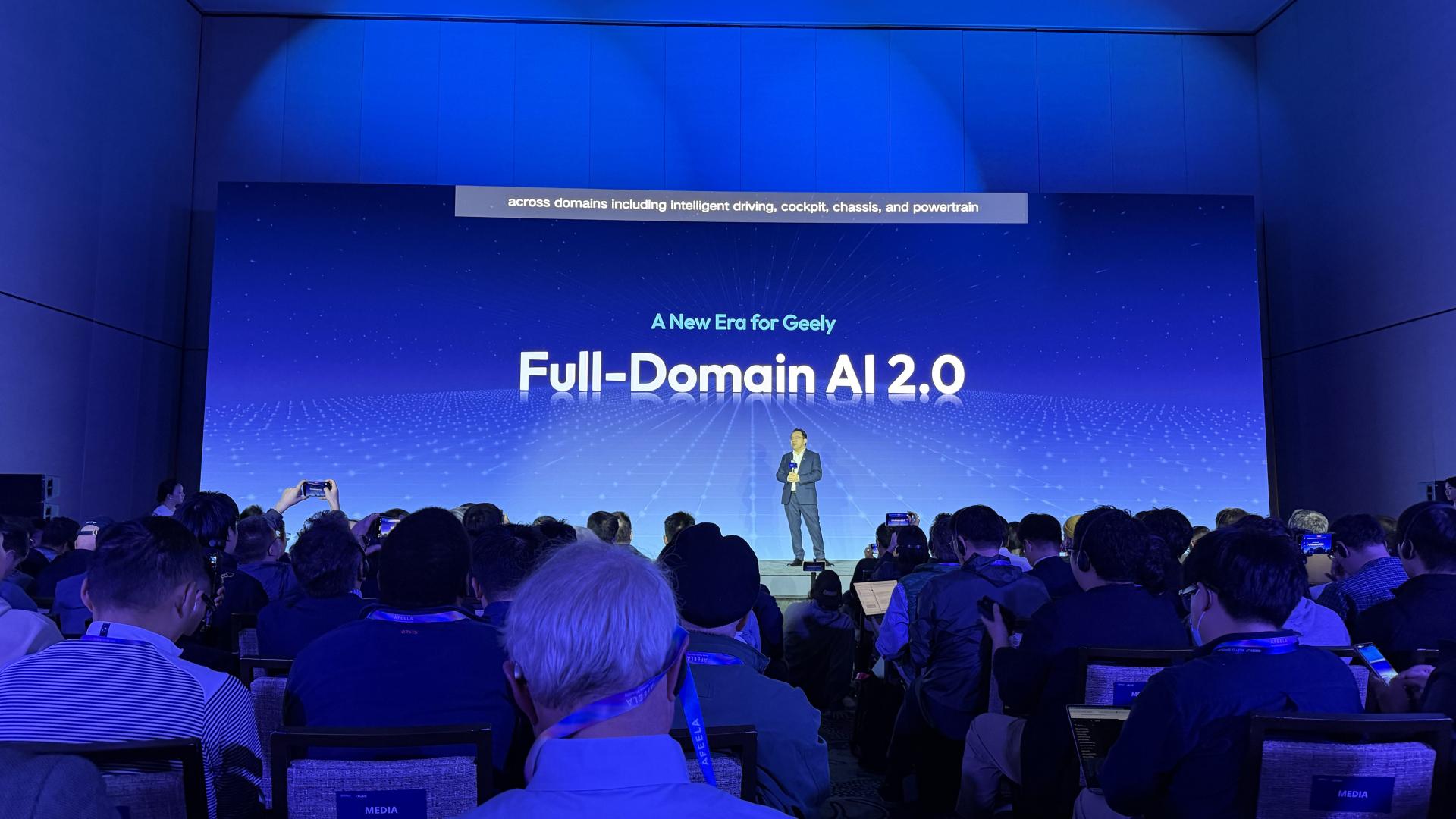 吉利CES2026放大招！全域AI 2.0落地，今年要卖345万辆？