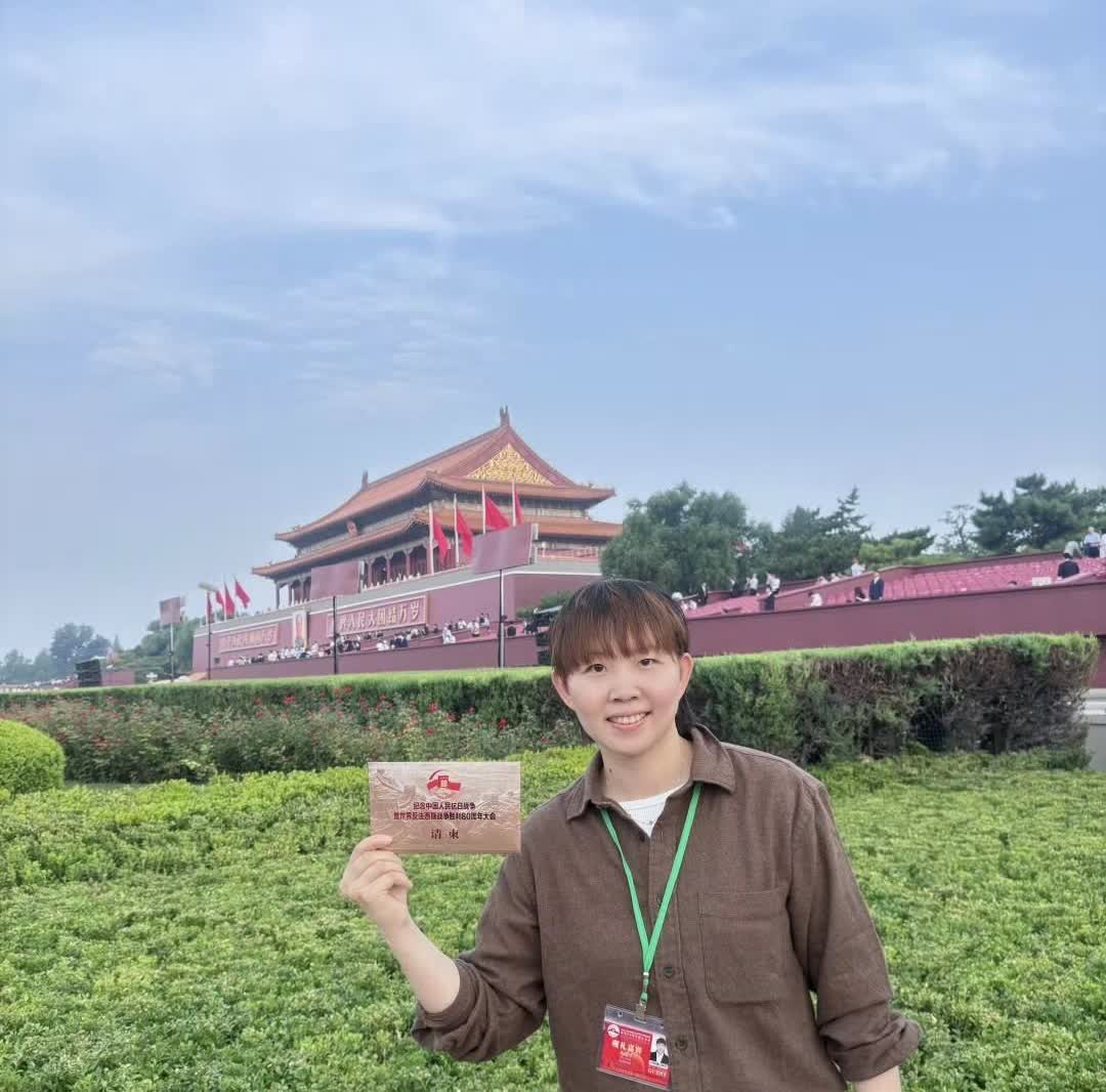 朱雨玲也在现场观礼，在王霜的图里还看到了王励勤