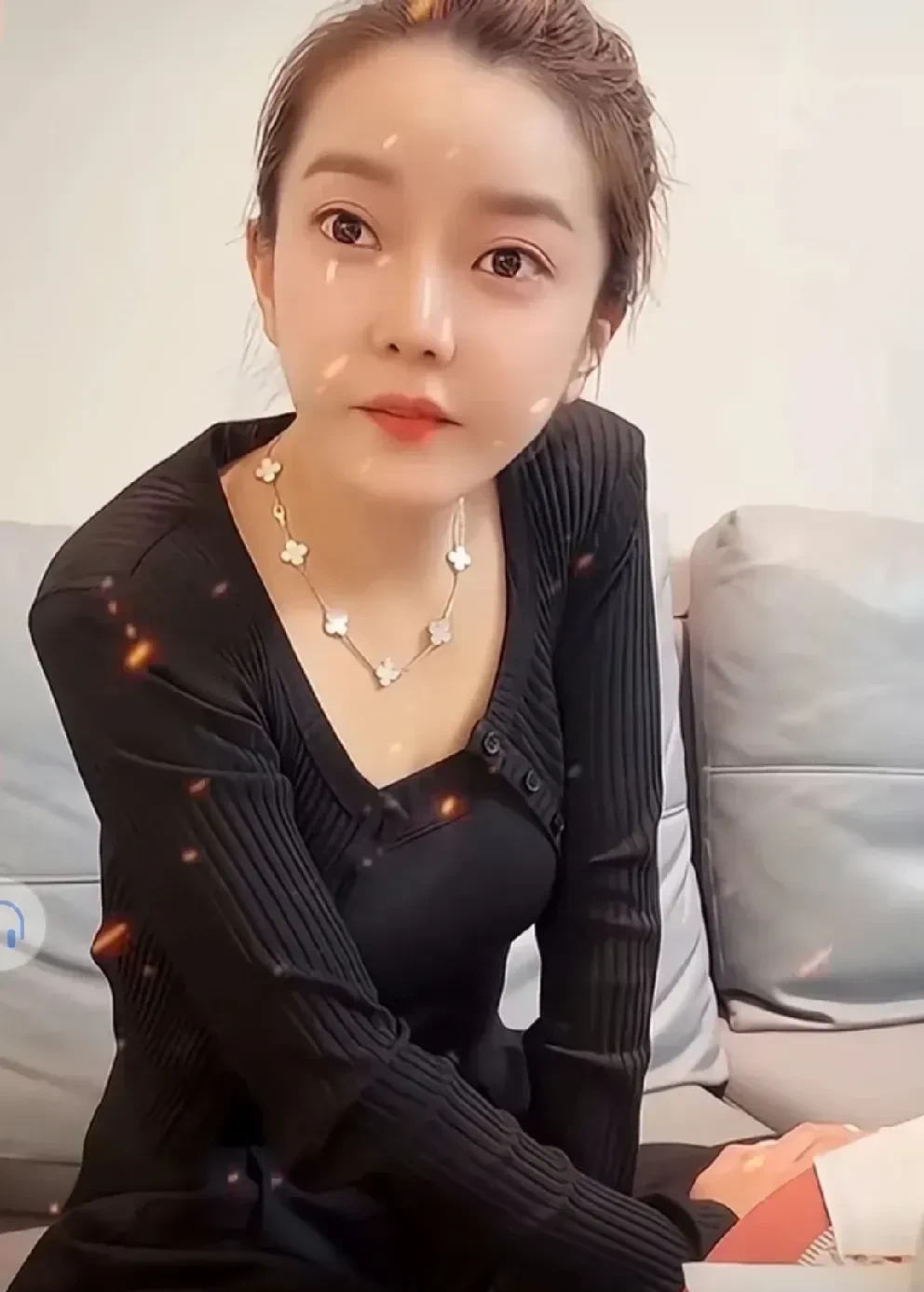 崔阿扎吃醋T佑旧情书











我的天哪！这剧情简直比电视剧还精彩！
