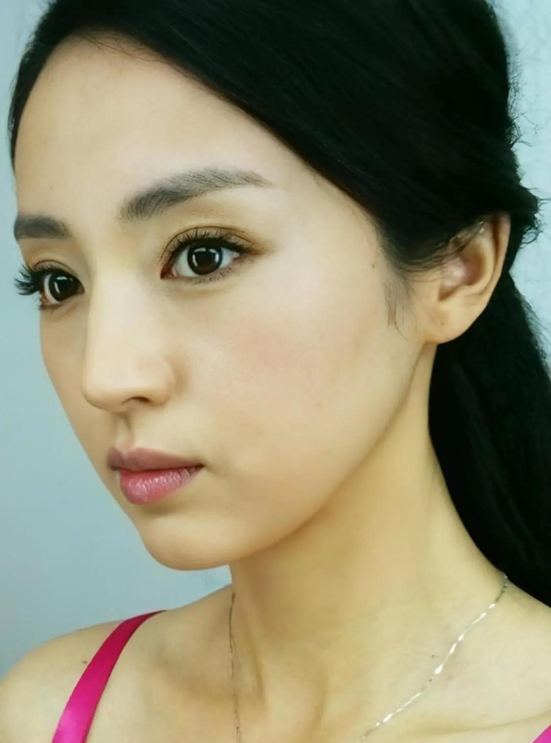 张维伊真的撞大运了，他追求的如果是早几年的董璇可能连号都排不上。

早几年的