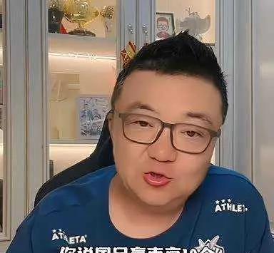 哇塞！苏超爆火，引发与中超、国足热议。有网友在董路直播间称国足赢不了苏超南京队1