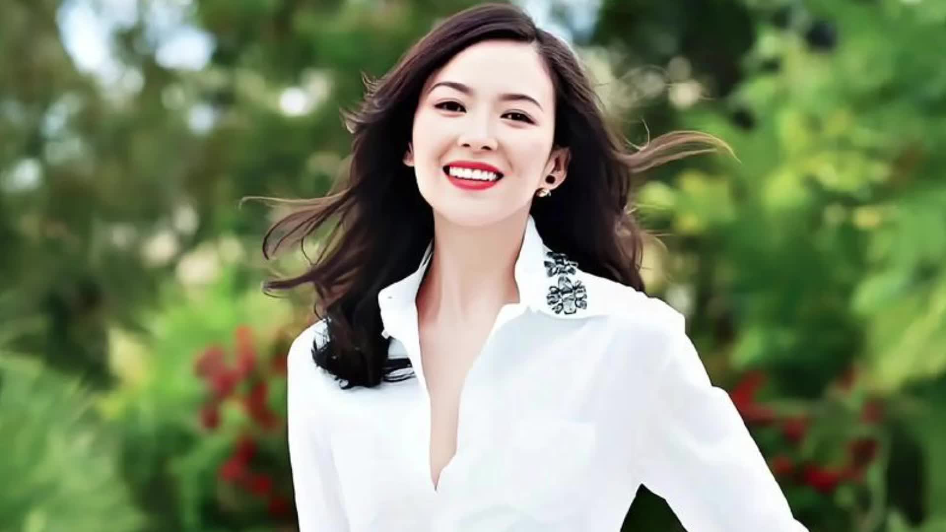 章子怡澳门领奖着装随性，轻松拿奖引质疑，是实力碾压还是暗藏玄机？