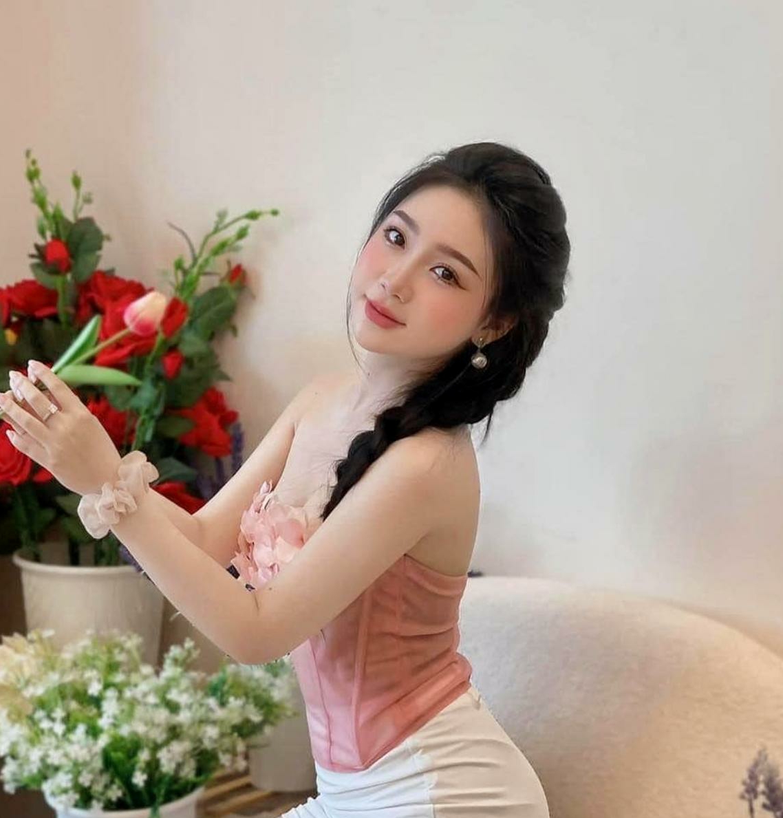 老公去拉练，包扎训练她用我当模特。