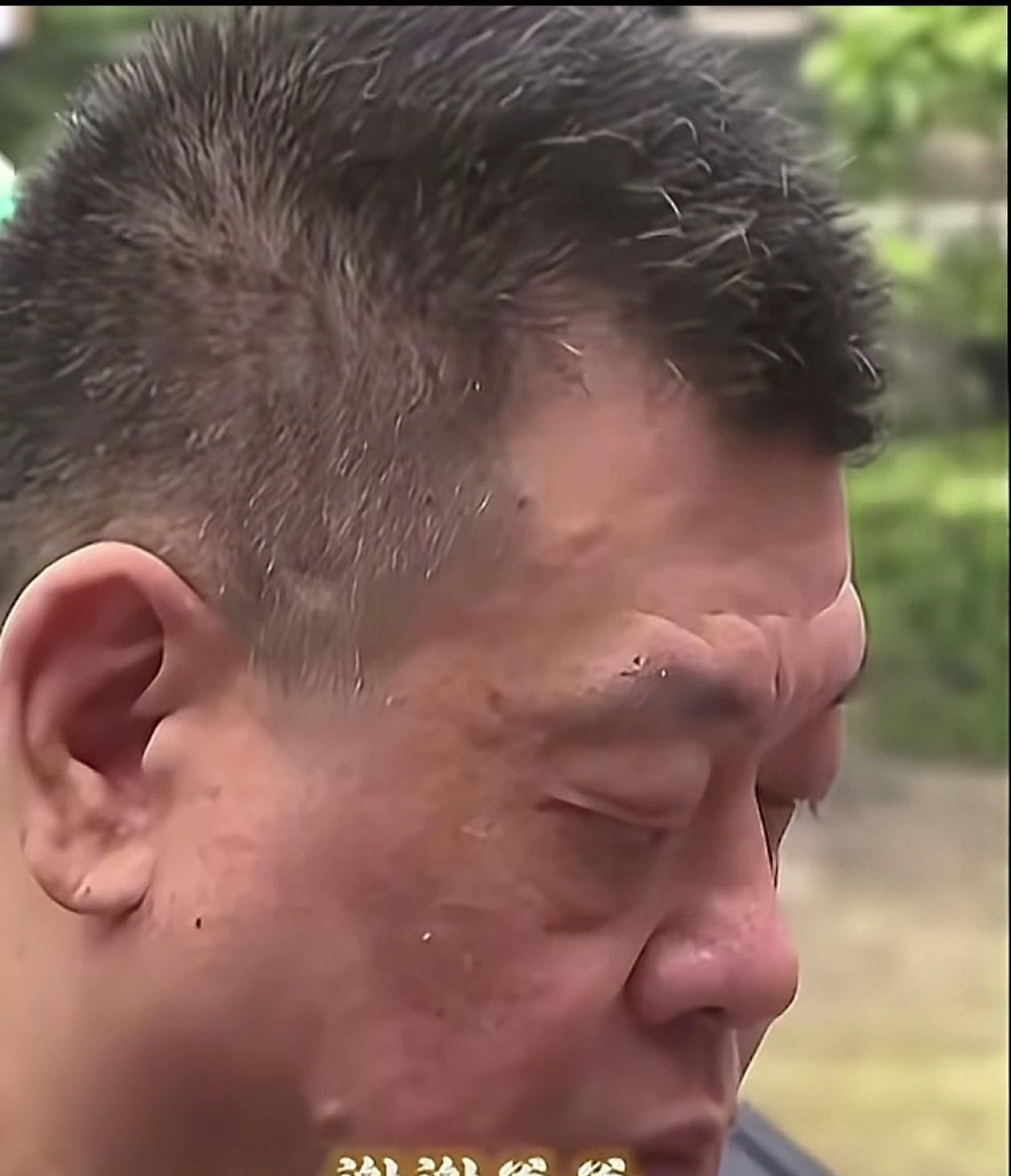 小苦瓜的“爸爸”来了，他不再是孤单的一个人，他有爸爸，还有千千万万个我们。