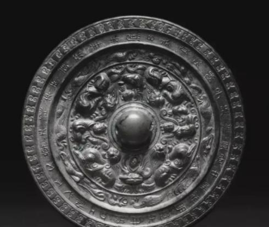 1958年，江苏一老汉刚走到家门口，就发现一男子在光天化日之下，竟然偷窃门头上挂